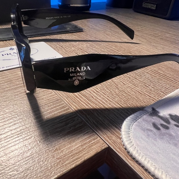 Prada Pr17 Brand New - Picture 3 of 3